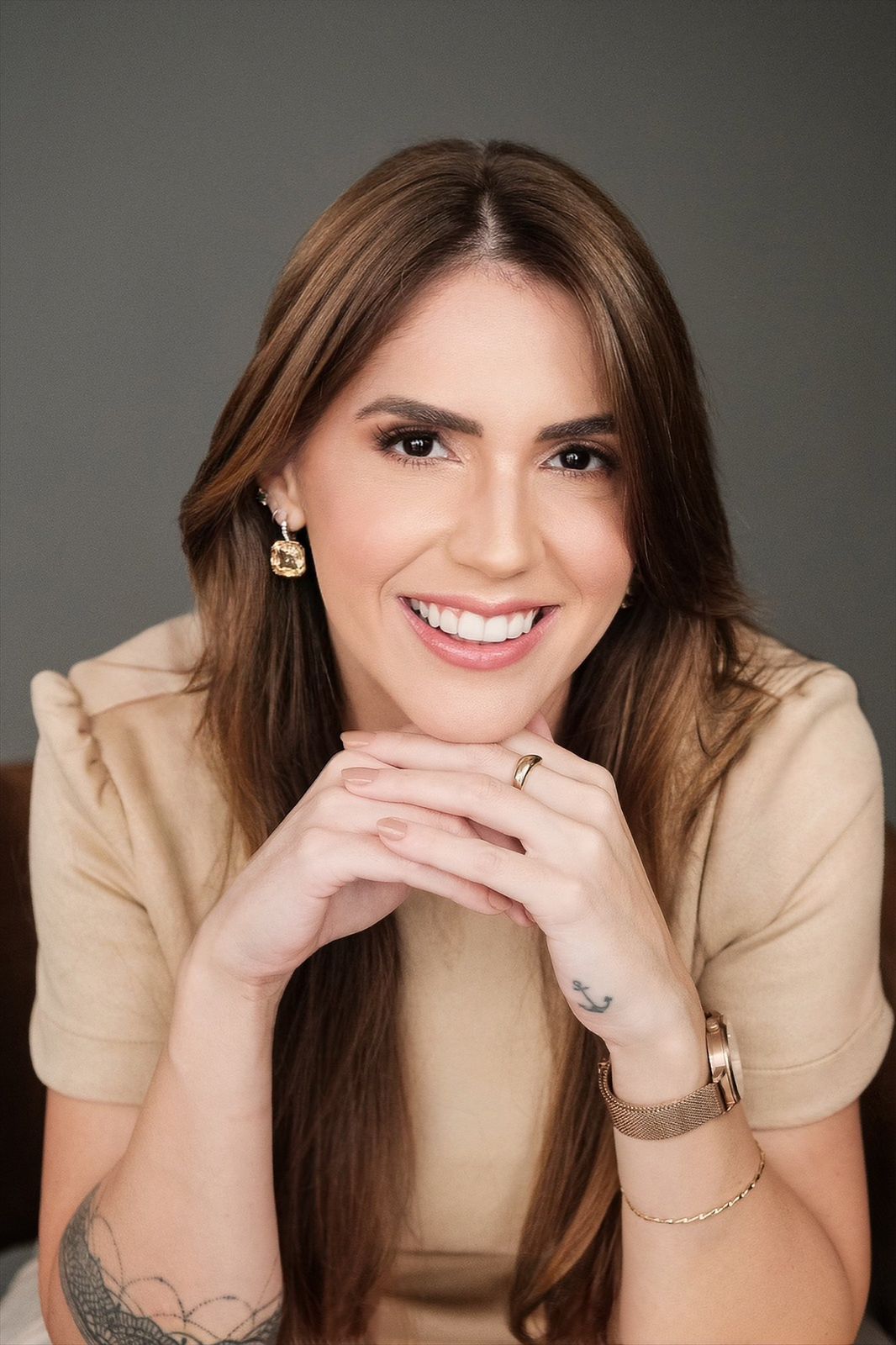 Dra. Marina Mattei Garcia em ambiente clínico